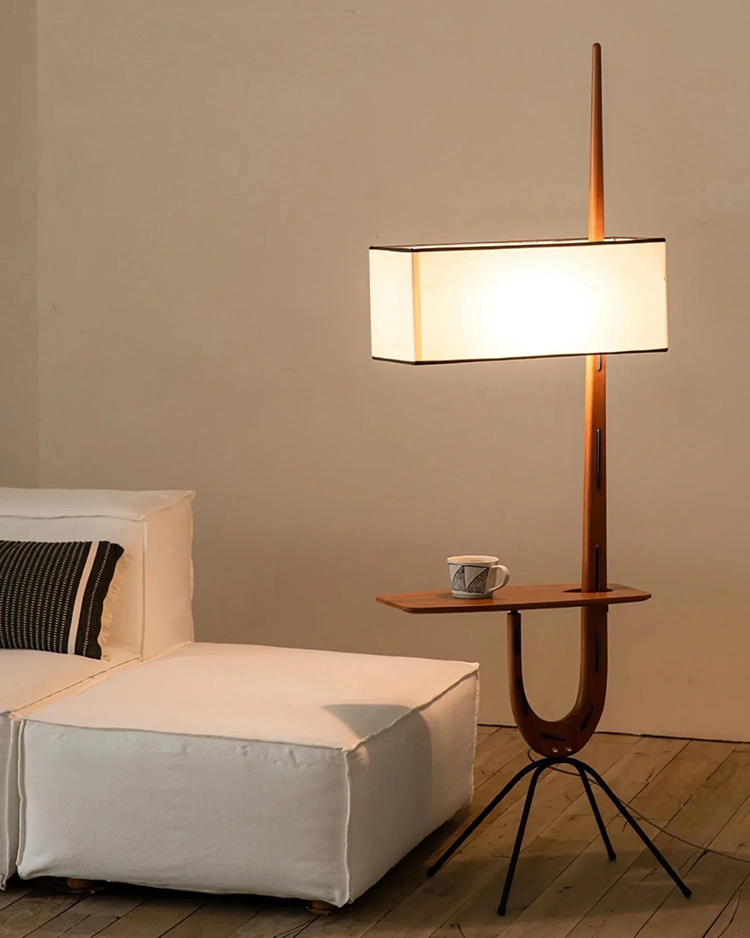 Rispal Giraffe Floor Lamp - YhLamps