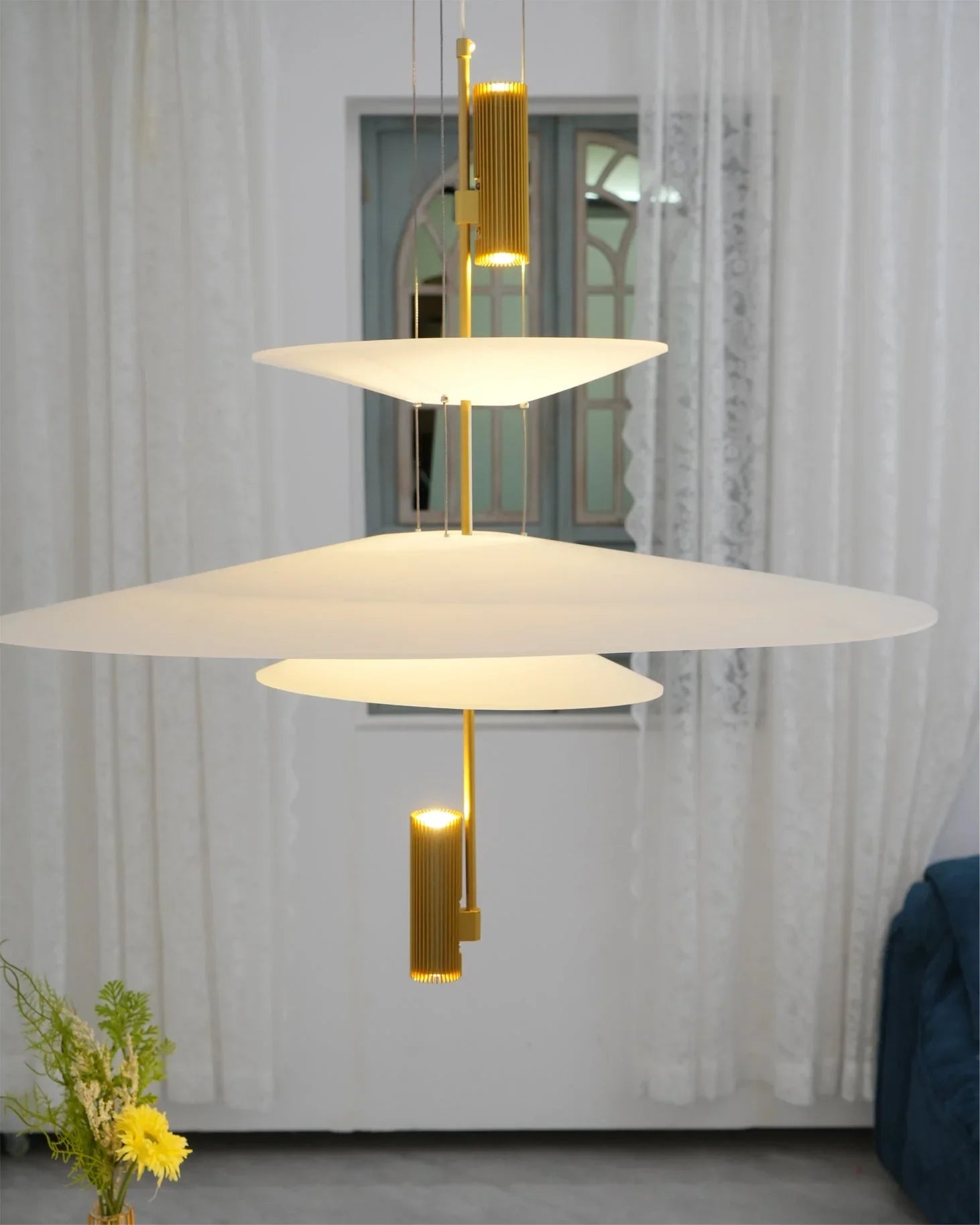 Flying Eagle Modern Living Room Chandelier - YhLamps