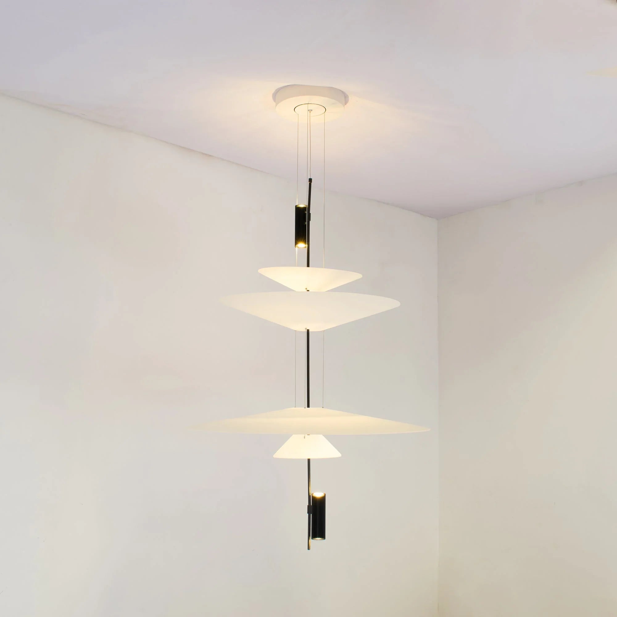 Flying Eagle Modern Living Room Chandelier - YhLamps