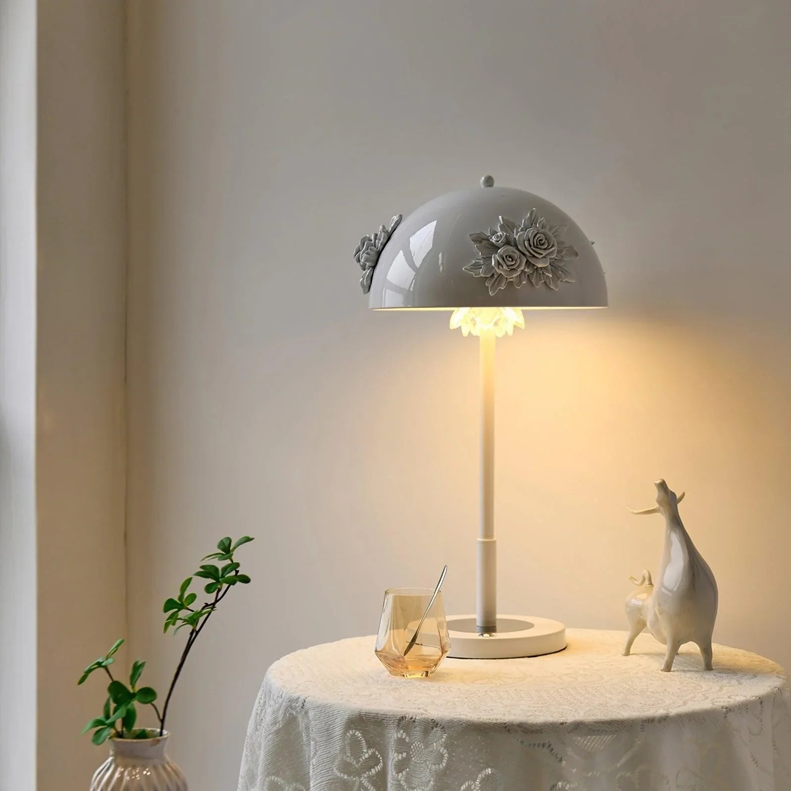 Meni Table Built-in Battery Lamp - YhLamps