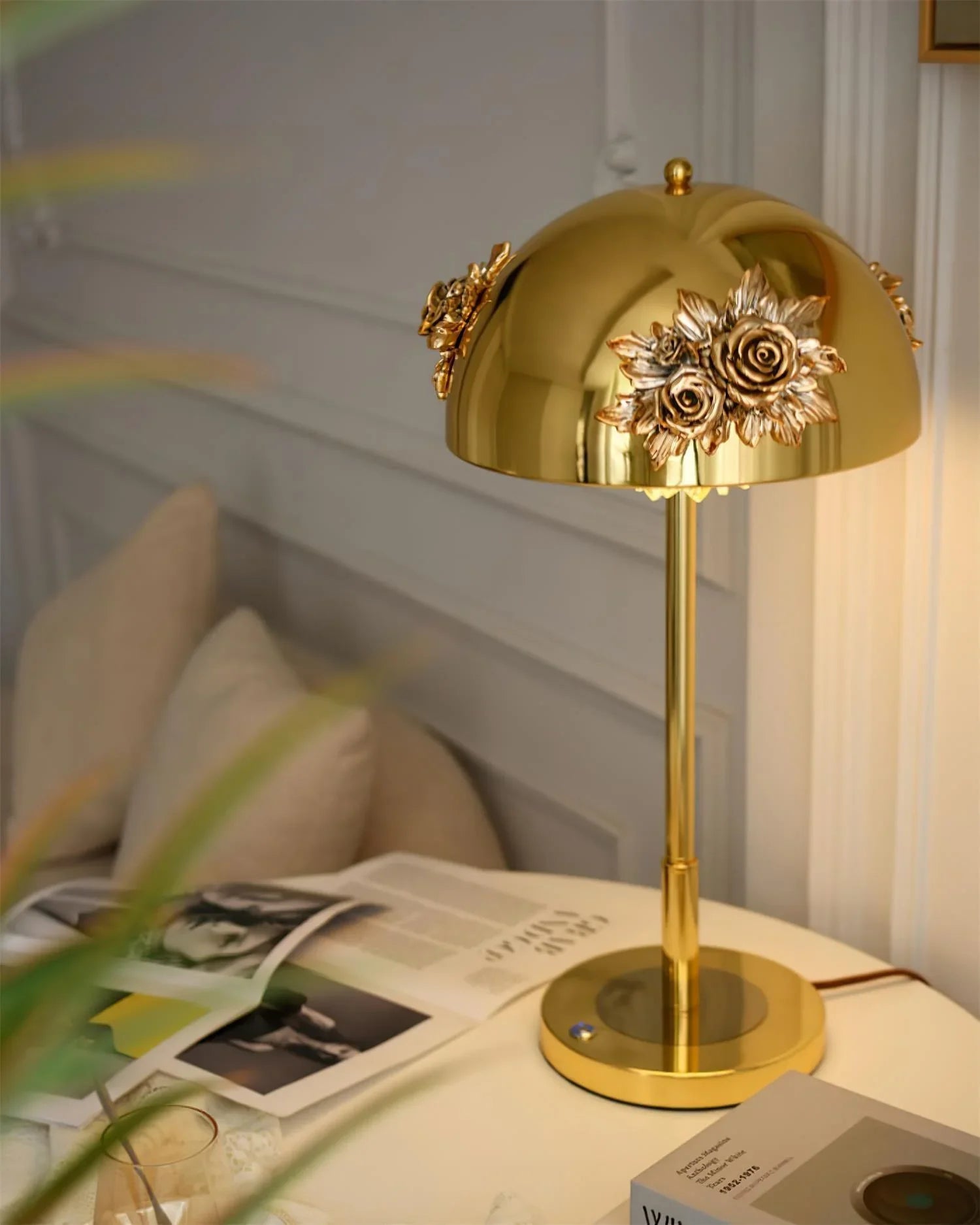 Meni Table Built-in Battery Lamp - YhLamps