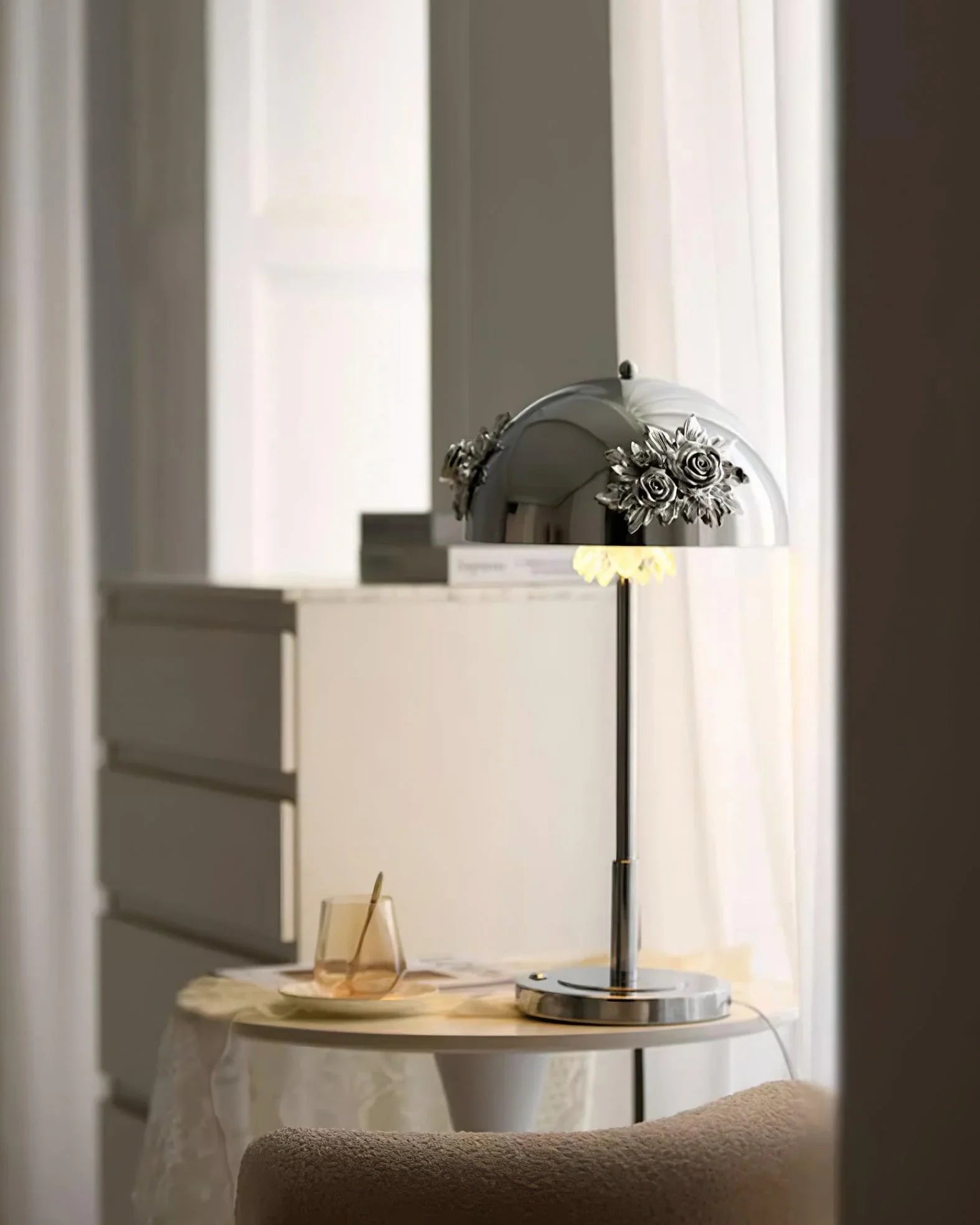 Meni Table Built-in Battery Lamp - YhLamps