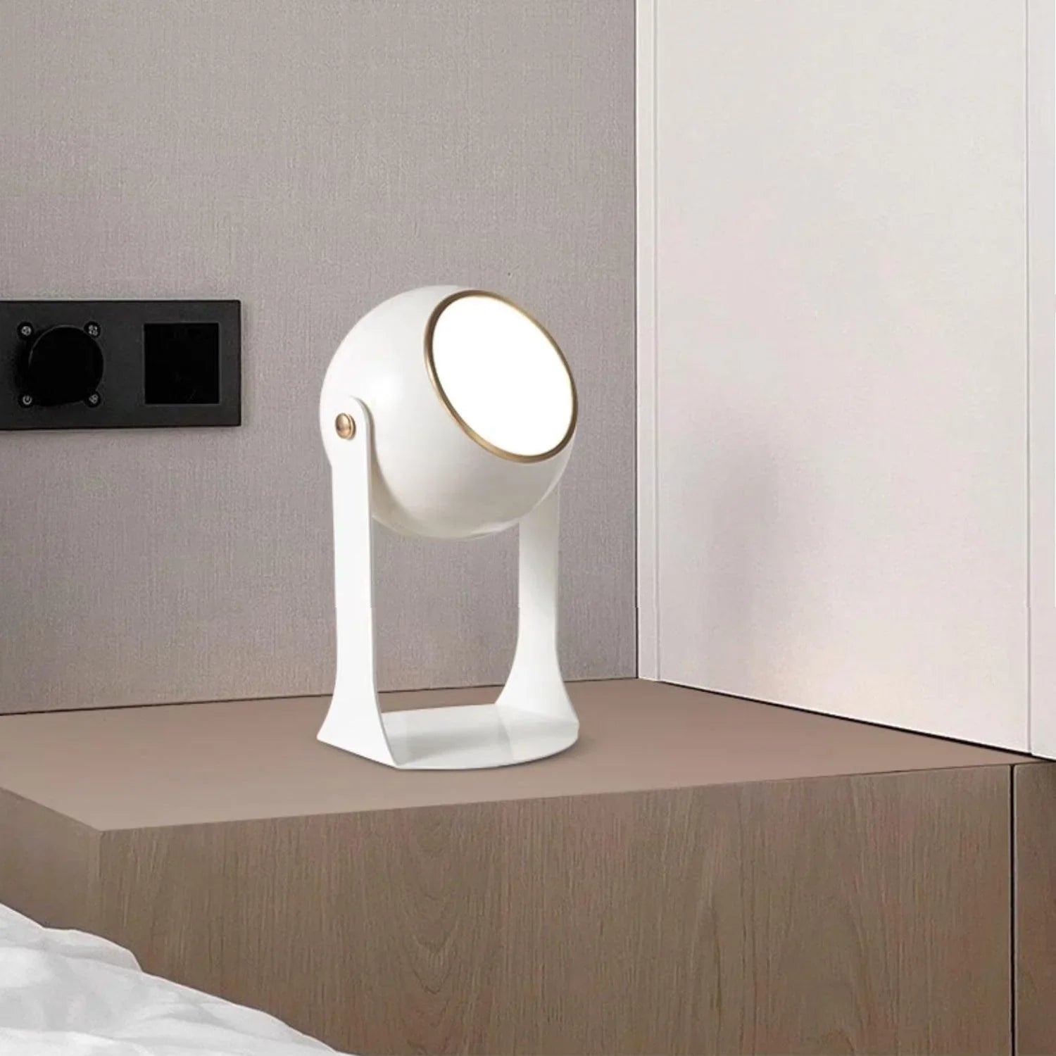 Svejk Built-in Battery Table Lamp - YhLamps