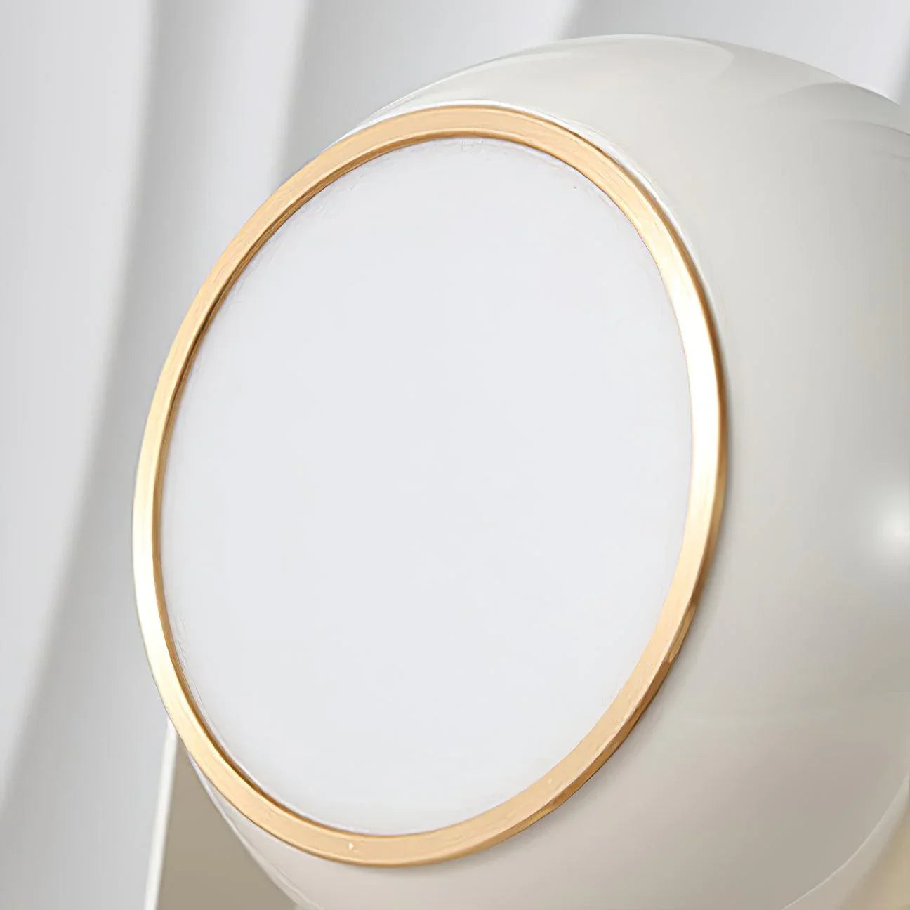 Svejk Built-in Battery Table Lamp - YhLamps