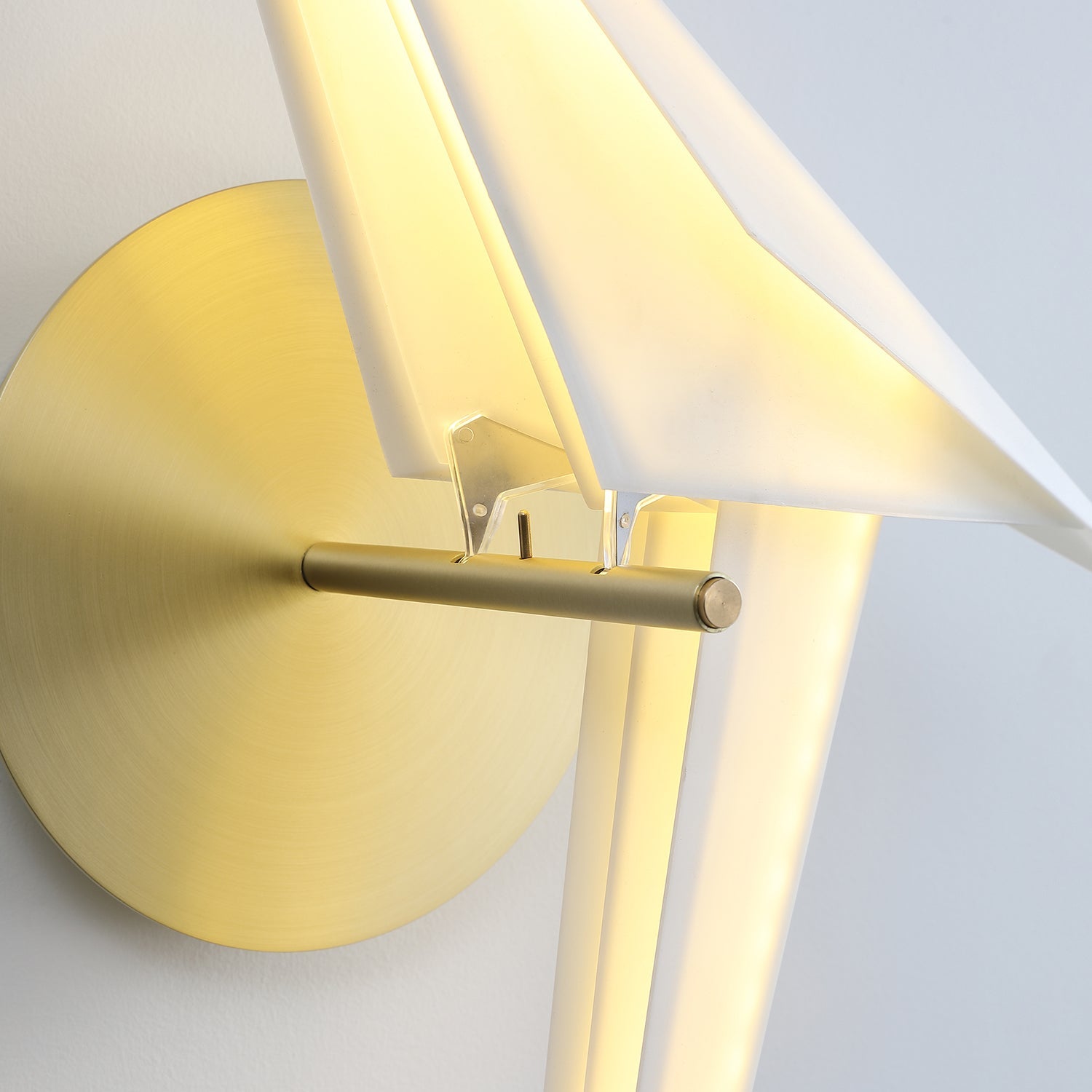 Perching Bird Wall Lamp - YhLamps